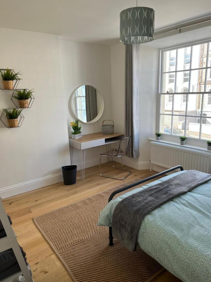 Lovely 1 Bed Flat *Free Parking* Hoe/Barbican Plymouth Kültér fotó